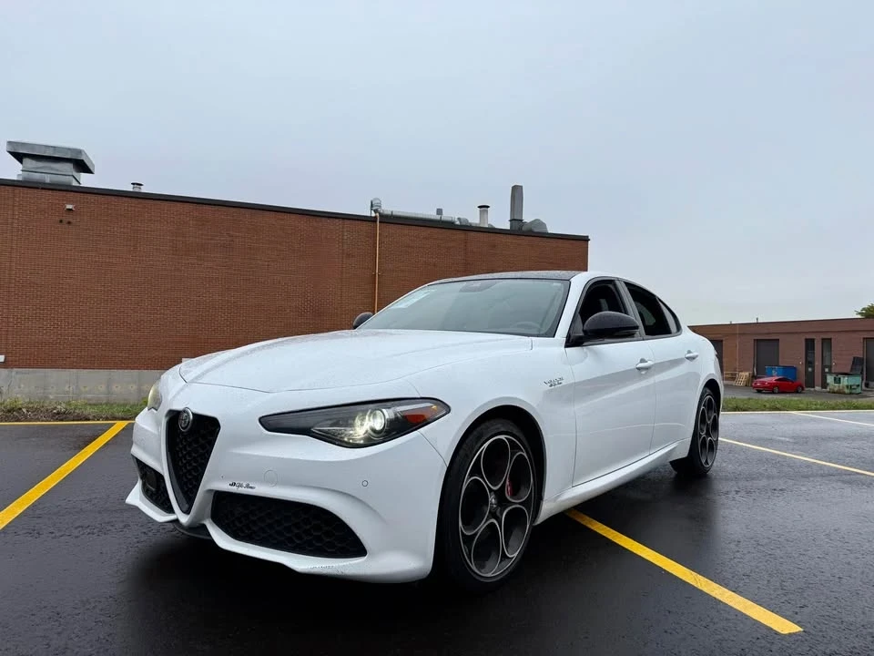 2022 Alfa Romeo Giulia - Image 2 of 14