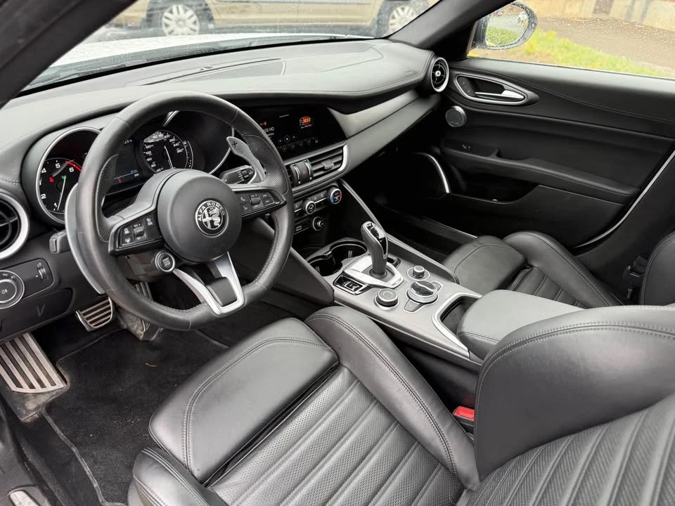 2022 Alfa Romeo Giulia - Image 4 of 14