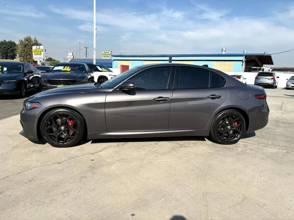 2022 Alfa Romeo Giulia - Image 3 of 20