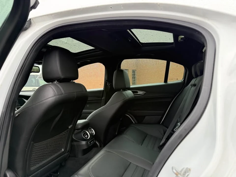 2022 Alfa Romeo Giulia - Image 14 of 14
