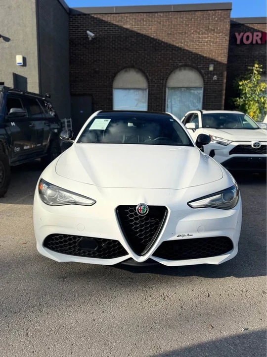 2022 Alfa Romeo Giulia - Image 2 of 16