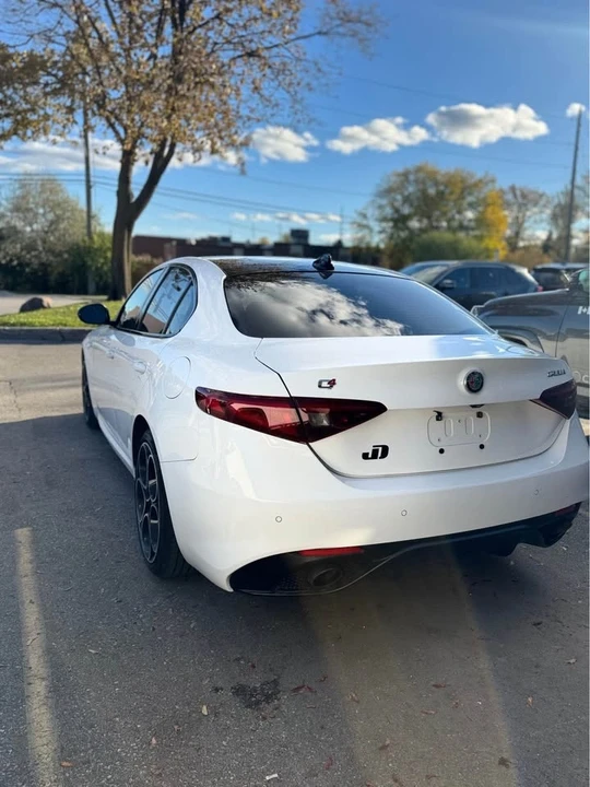 2022 Alfa Romeo Giulia - Image 10 of 16
