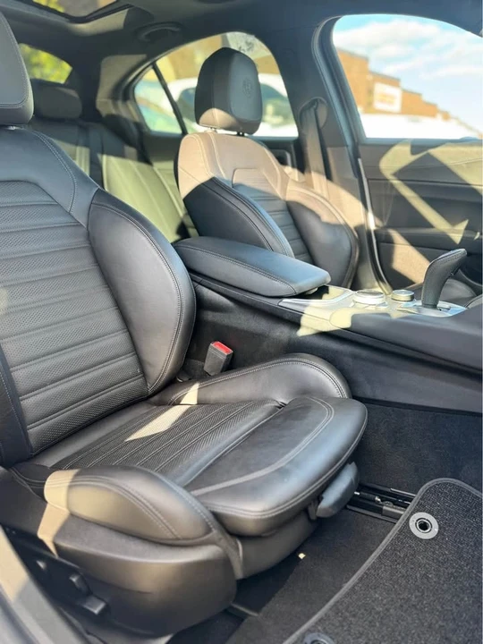 2022 Alfa Romeo Giulia - Image 6 of 16