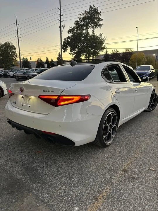 2022 Alfa Romeo Giulia - Image 2 of 5