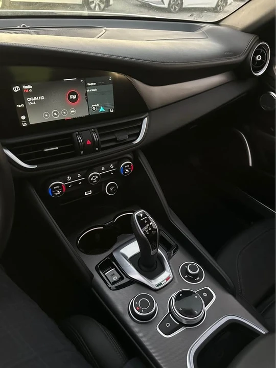 2022 Alfa Romeo Giulia - Image 5 of 5