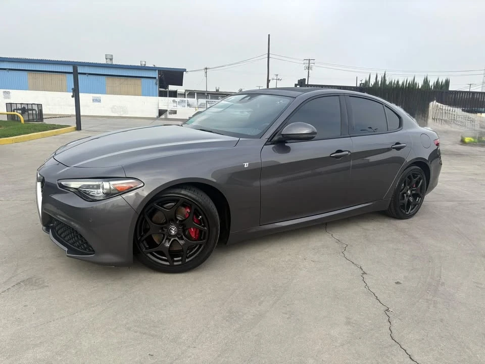 2022 Alfa Romeo Giulia - Image 2 of 20