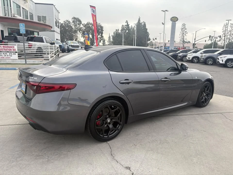 2022 Alfa Romeo Giulia - Image 8 of 20