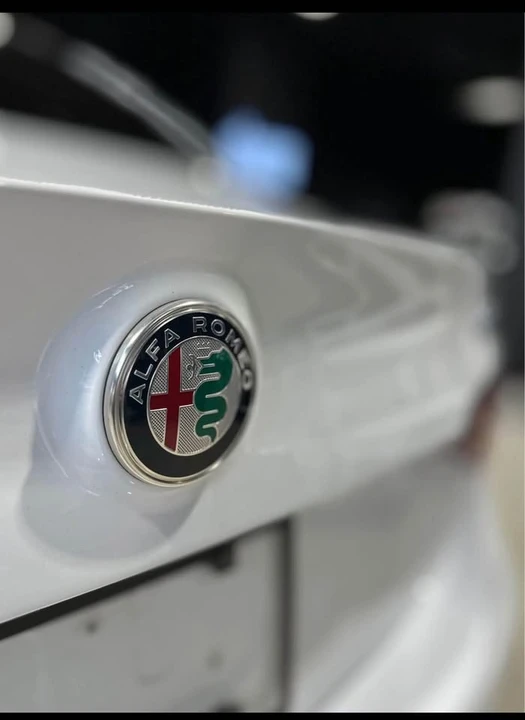 2022 Alfa Romeo Giulia - Image 7 of 16