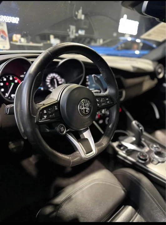 2022 Alfa Romeo Giulia - Image 12 of 16