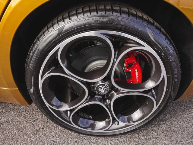 2022 Alfa Romeo Giulia - Image 8 of 9