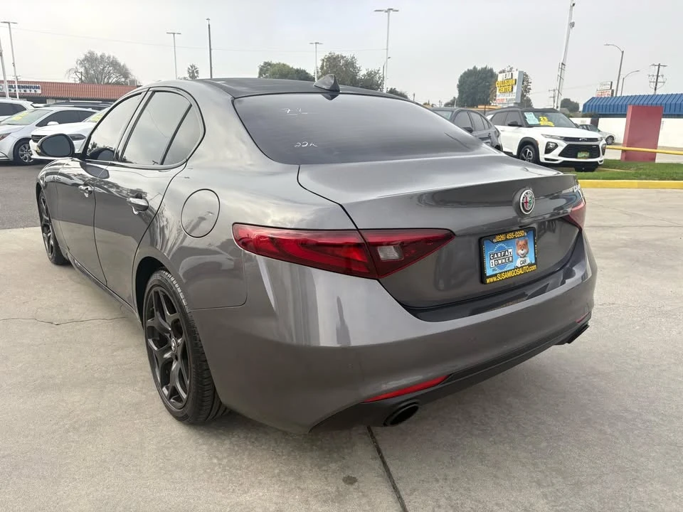 2022 Alfa Romeo Giulia - Image 5 of 20