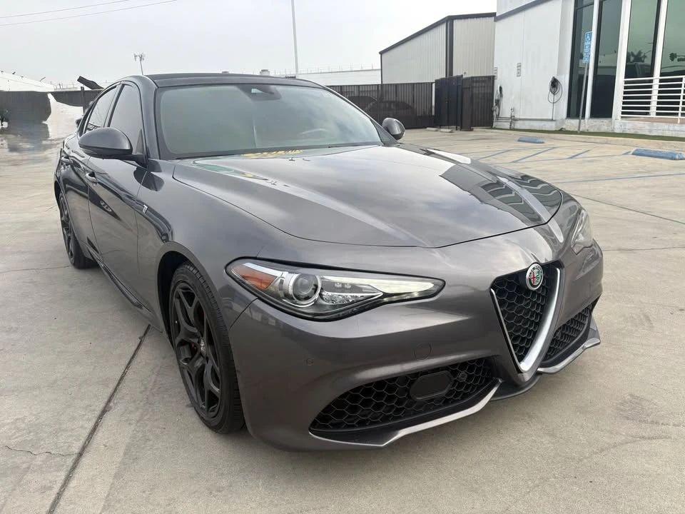 2022 Alfa Romeo Giulia - Image 11 of 20