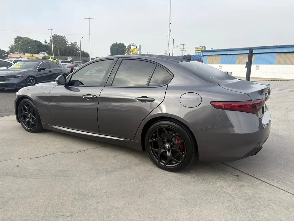 2022 Alfa Romeo Giulia - Image 4 of 20