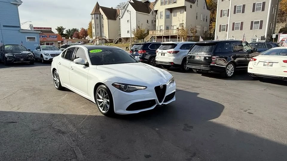 2022 Alfa Romeo Giulia - Image 7 of 20