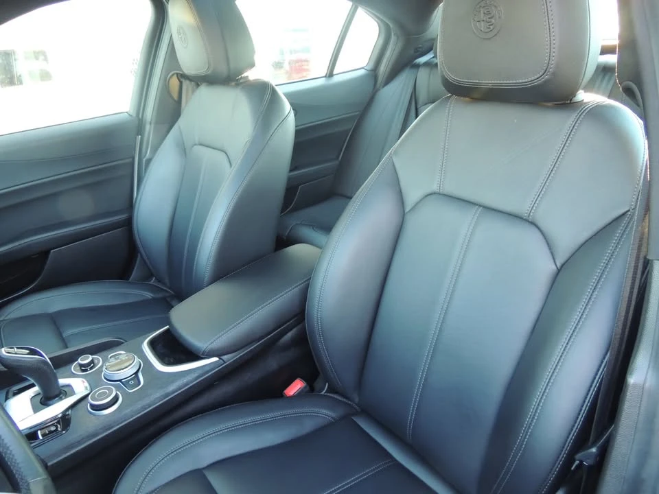 2022 Alfa Romeo Giulia - Image 13 of 20