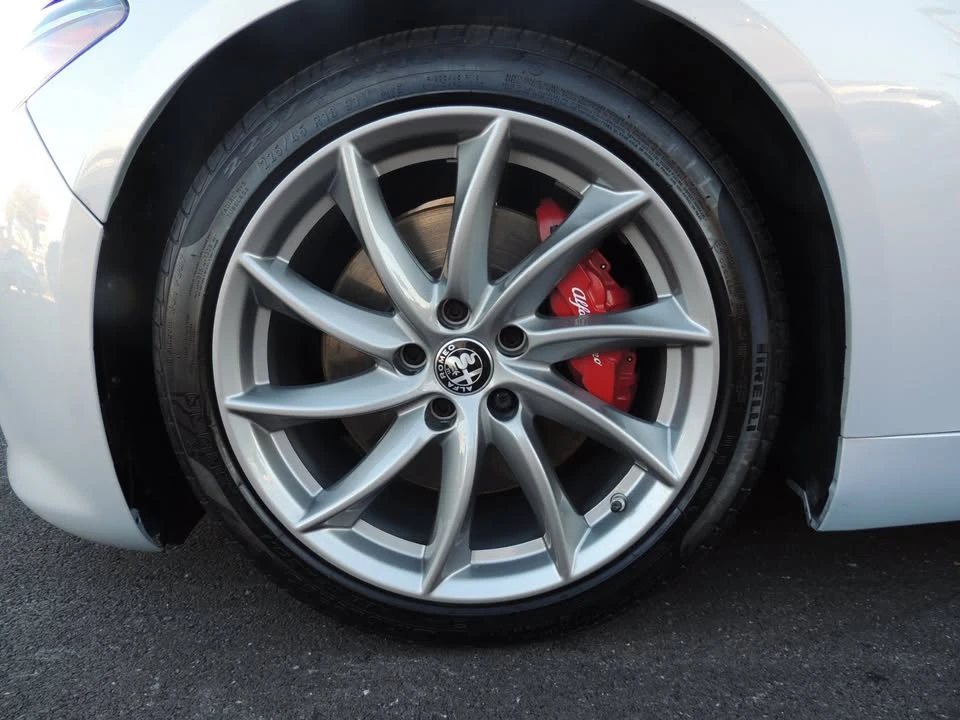 2022 Alfa Romeo Giulia - Image 5 of 20