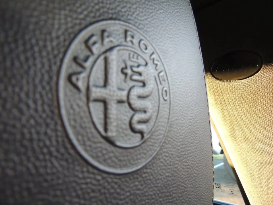 2022 Alfa Romeo Giulia - Image 19 of 20