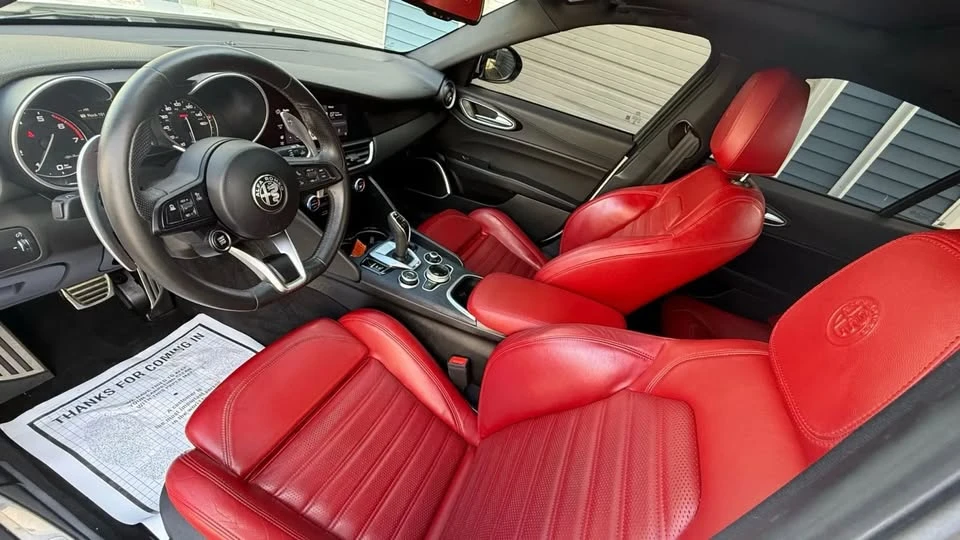 2022 Alfa Romeo Giulia - Image 9 of 20