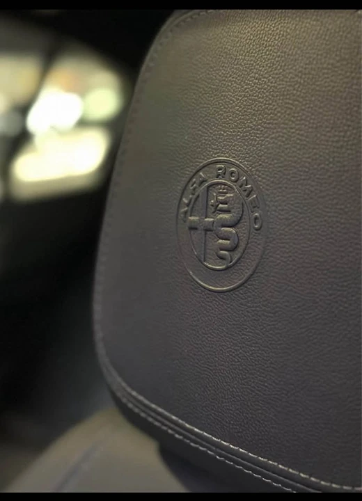 2022 Alfa Romeo Giulia - Image 14 of 16