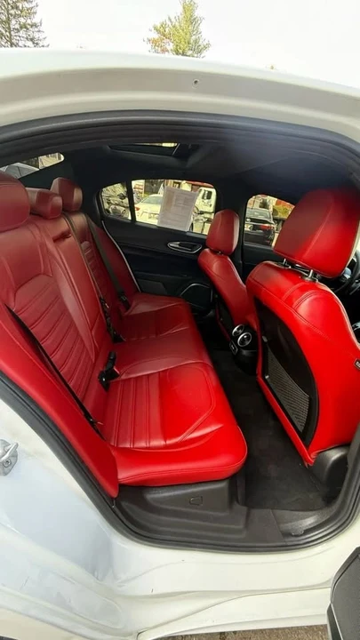 2022 Alfa Romeo Giulia - Image 17 of 20
