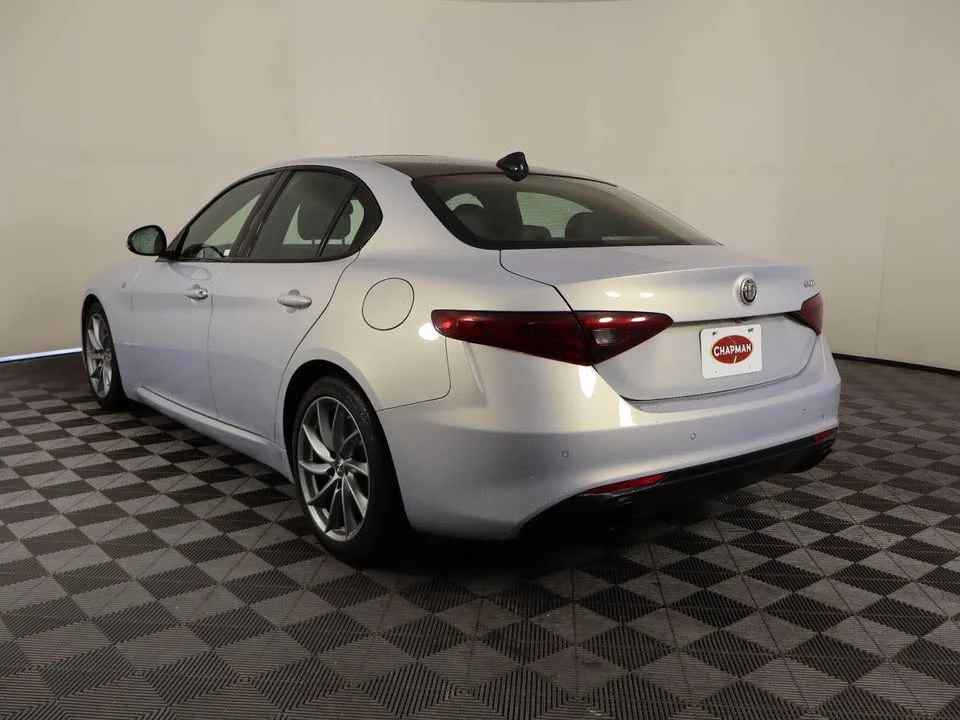 2022 Alfa Romeo Giulia - Image 2 of 5