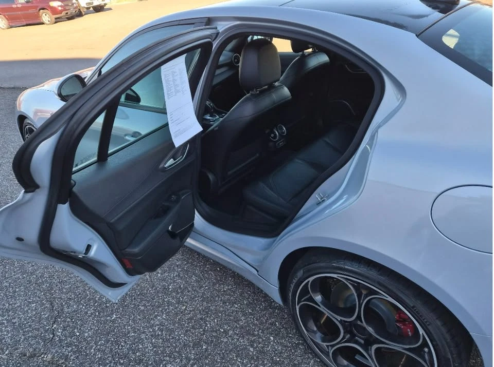 2022 Alfa Romeo Giulia - Image 8 of 12