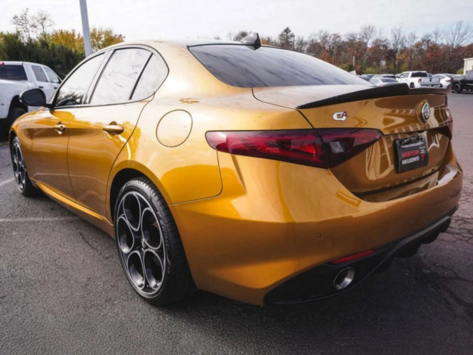 2022 Alfa Romeo Giulia - Image 6 of 9