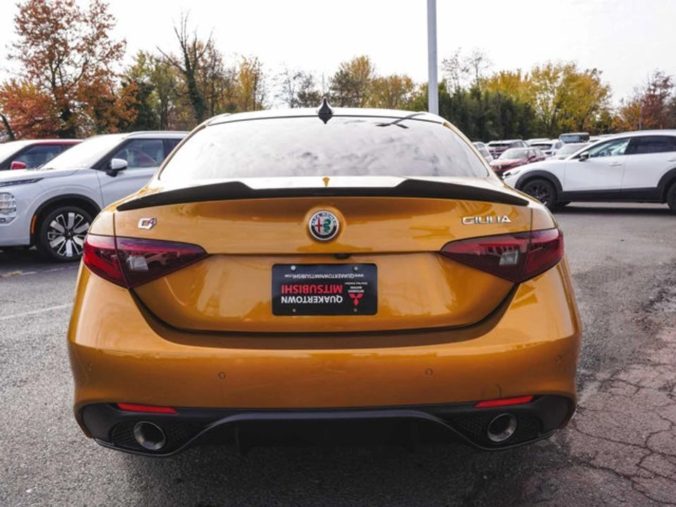 2022 Alfa Romeo Giulia - Image 5 of 9