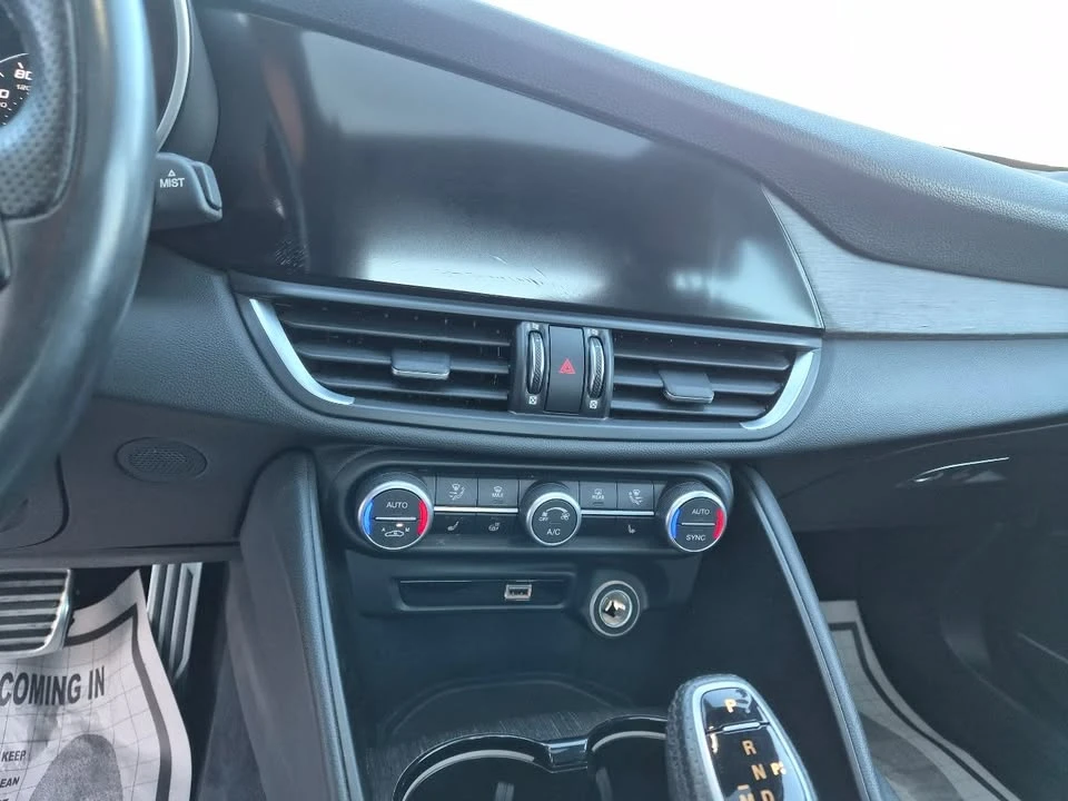 2022 Alfa Romeo Giulia - Image 12 of 12