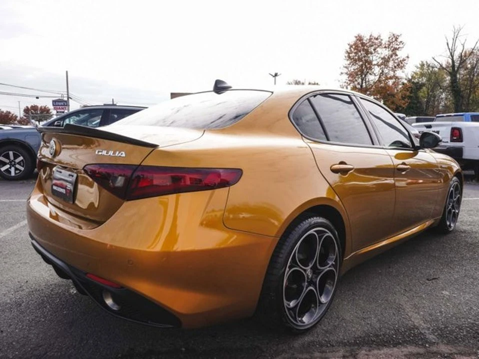 2022 Alfa Romeo Giulia - Image 4 of 9