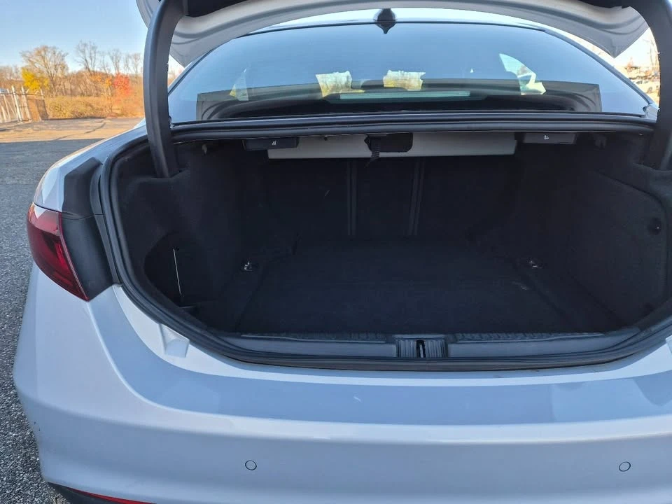 2022 Alfa Romeo Giulia - Image 7 of 12