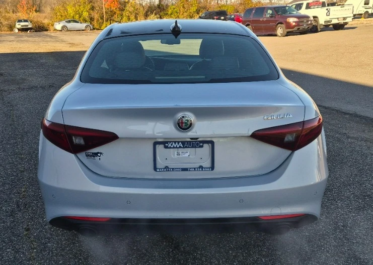 2022 Alfa Romeo Giulia - Image 6 of 12
