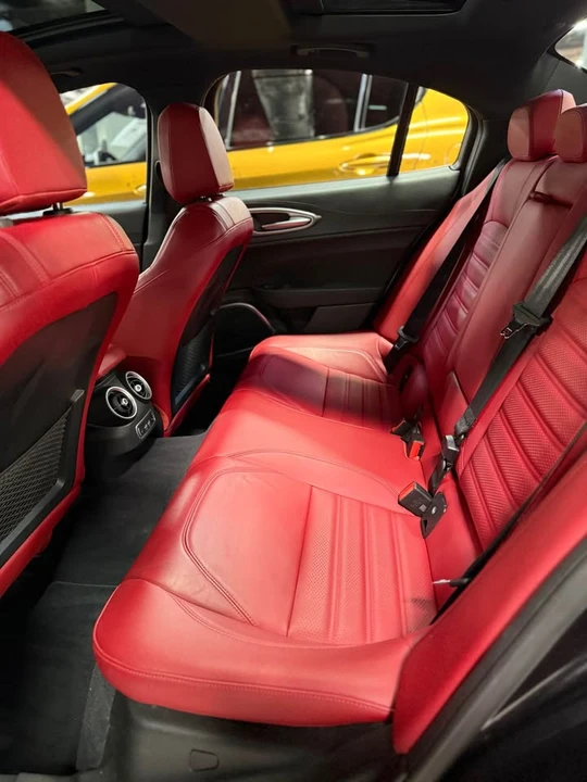 2022 Alfa Romeo Giulia - Image 4 of 5
