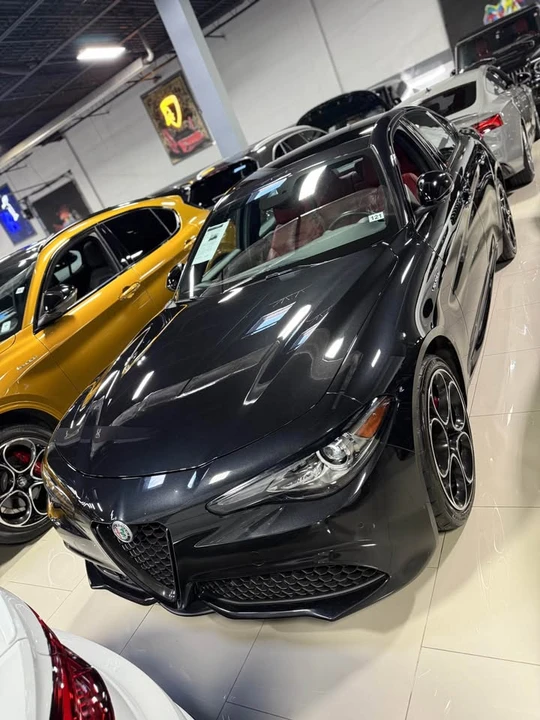 2022 Alfa Romeo Giulia - Image 2 of 5