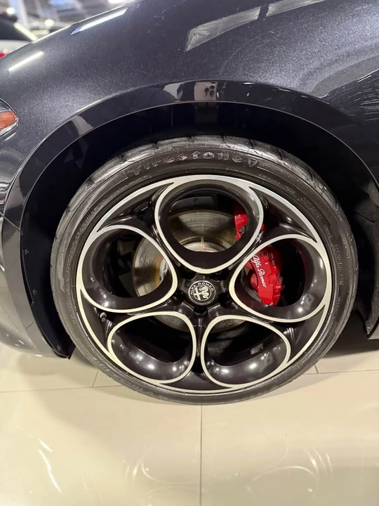 2022 Alfa Romeo Giulia - Image 5 of 5