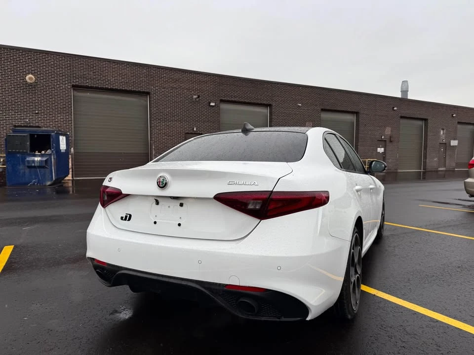 2022 Alfa Romeo Giulia - Image 3 of 14