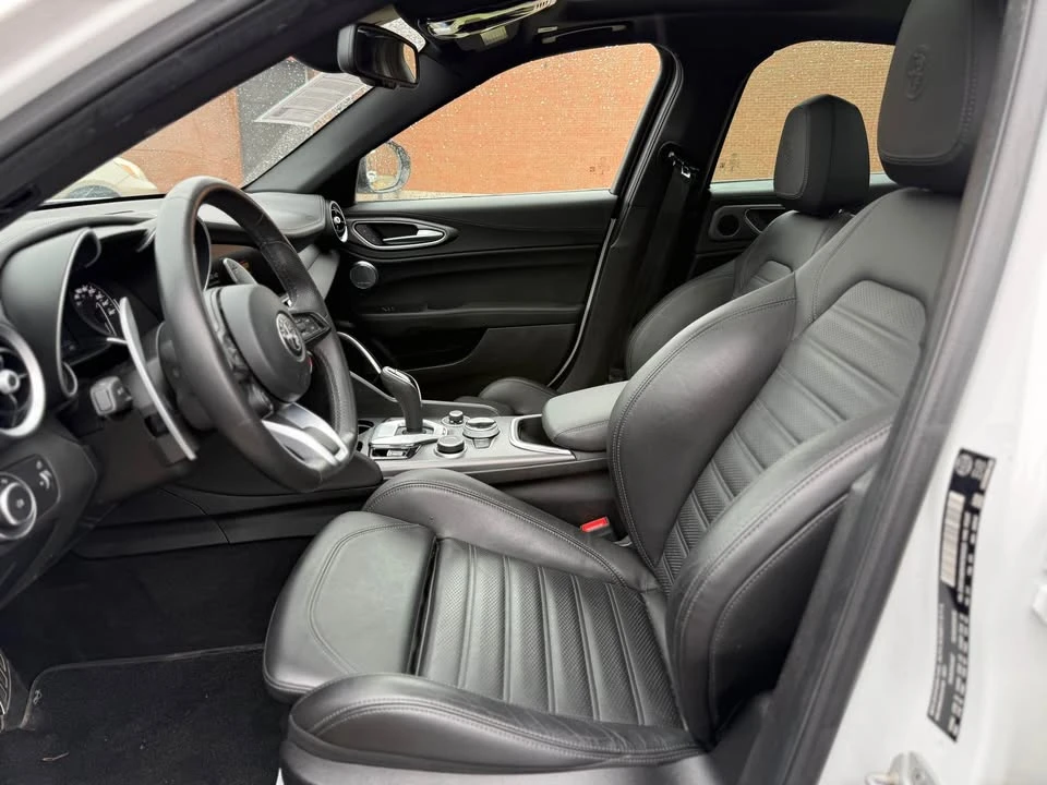 2022 Alfa Romeo Giulia - Image 7 of 14
