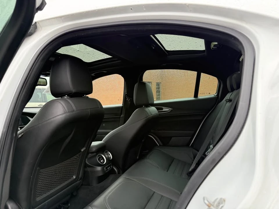 2022 Alfa Romeo Giulia - Image 14 of 14