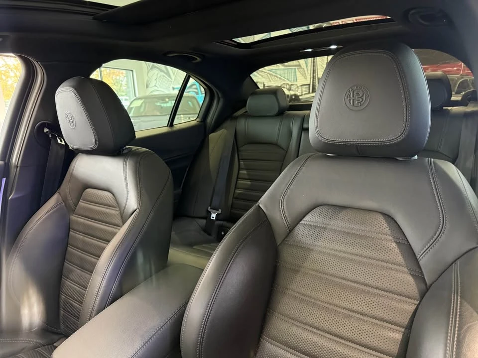 2022 Alfa Romeo Giulia - Image 5 of 6