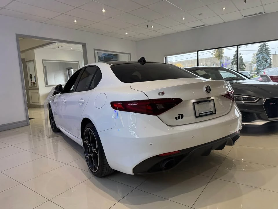 2022 Alfa Romeo Giulia - Image 4 of 6