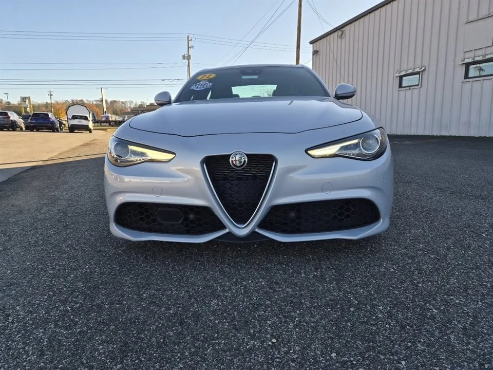 2022 Alfa Romeo Giulia - Image 2 of 10