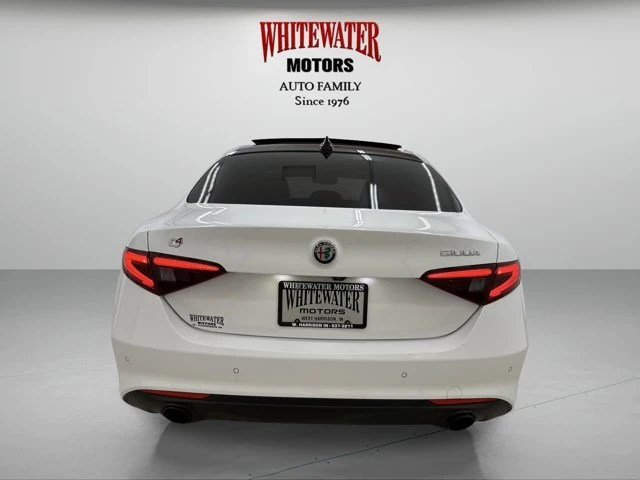 2022 Alfa Romeo Giulia - Image 3 of 20