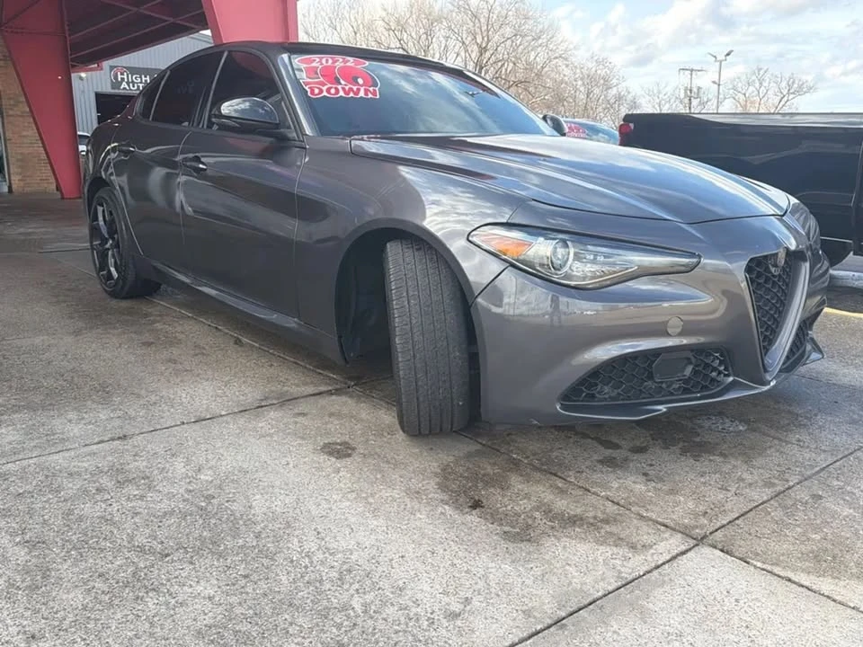2022 Alfa Romeo Giulia - Image 4 of 13