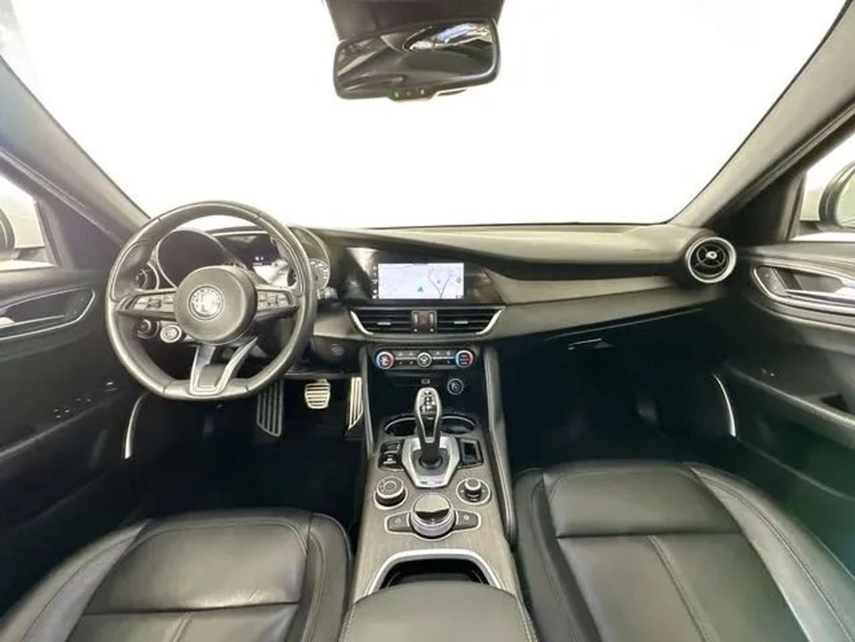 2022 Alfa Romeo Giulia - Image 2 of 19