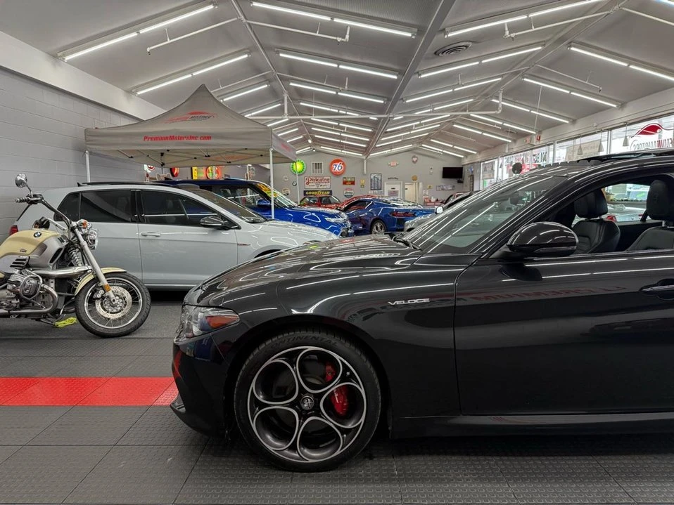 2022 Alfa Romeo Giulia - Image 19 of 20