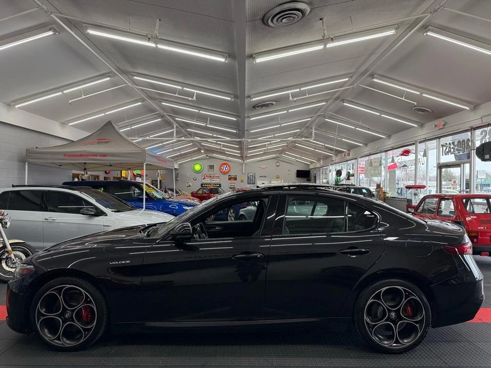 2022 Alfa Romeo Giulia - Image 18 of 20