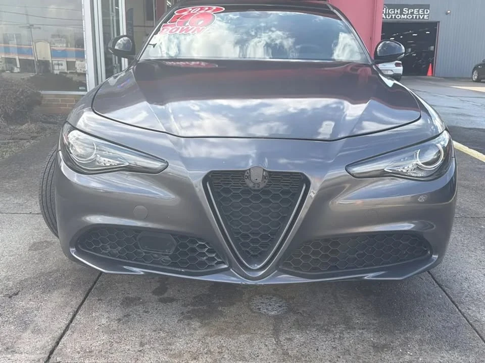 2022 Alfa Romeo Giulia - Image 5 of 13