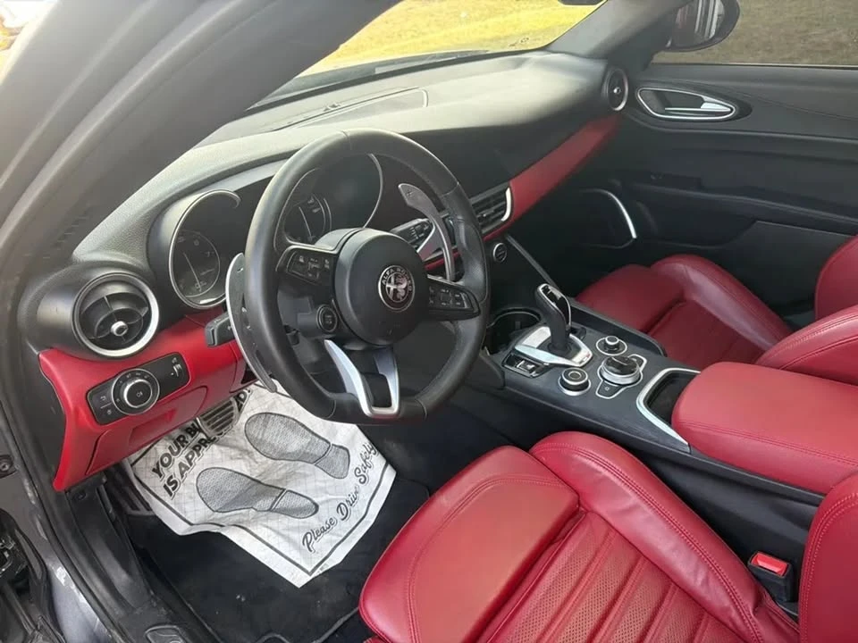2022 Alfa Romeo Giulia - Image 7 of 13