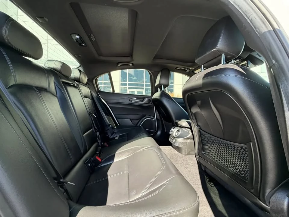 2022 Alfa Romeo Giulia - Image 19 of 19