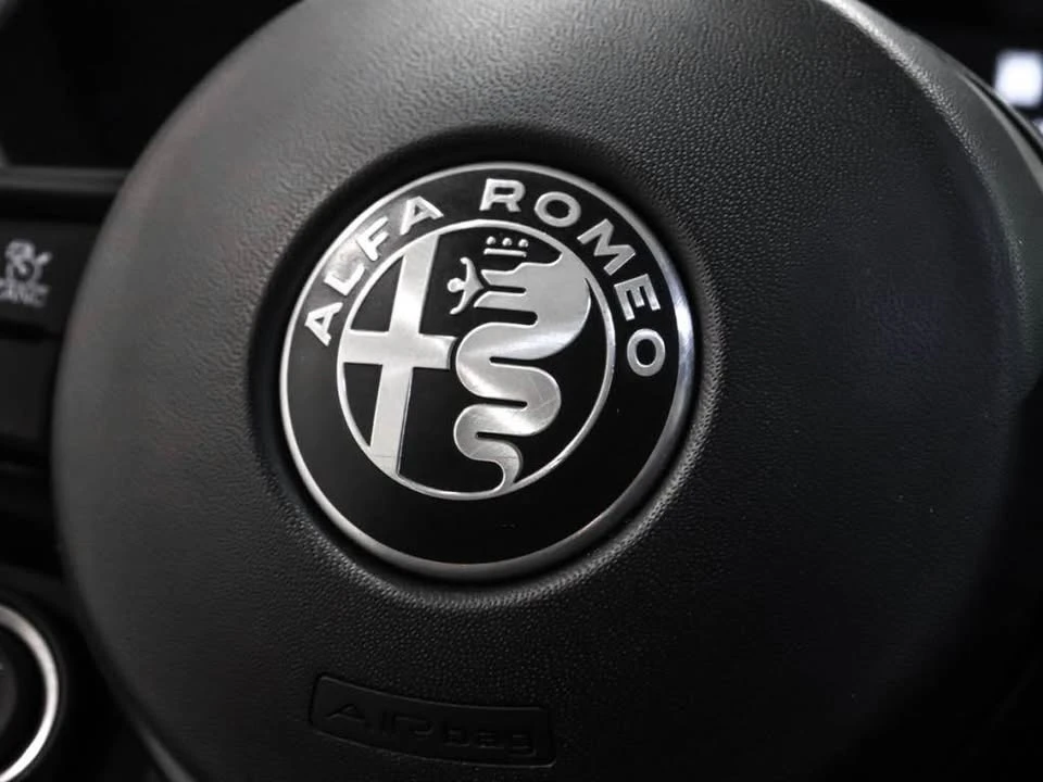 2022 Alfa Romeo Giulia - Image 7 of 15